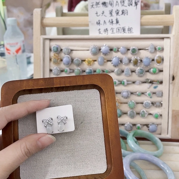 翡翠未镶嵌颈饰天然翡翠Ａ货