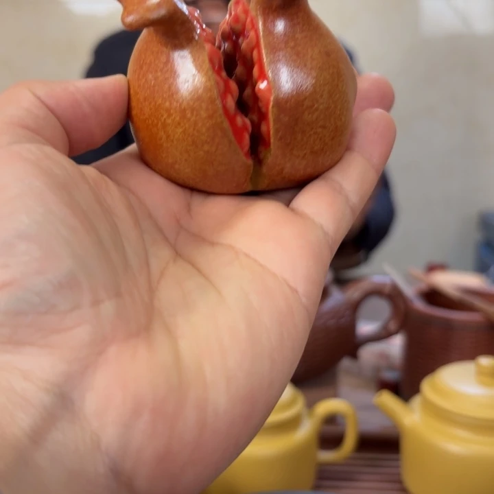 紫砂茶宠开瓣石榴