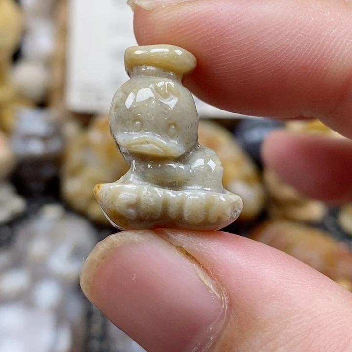 颈饰未镶嵌硅化珊瑚（珊瑚玉）小