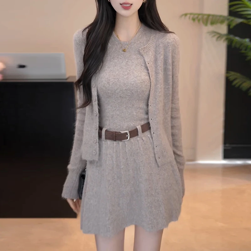 设计感显瘦新款套装针织开衫裙子两件套2025秋冬季女时髦百搭套装