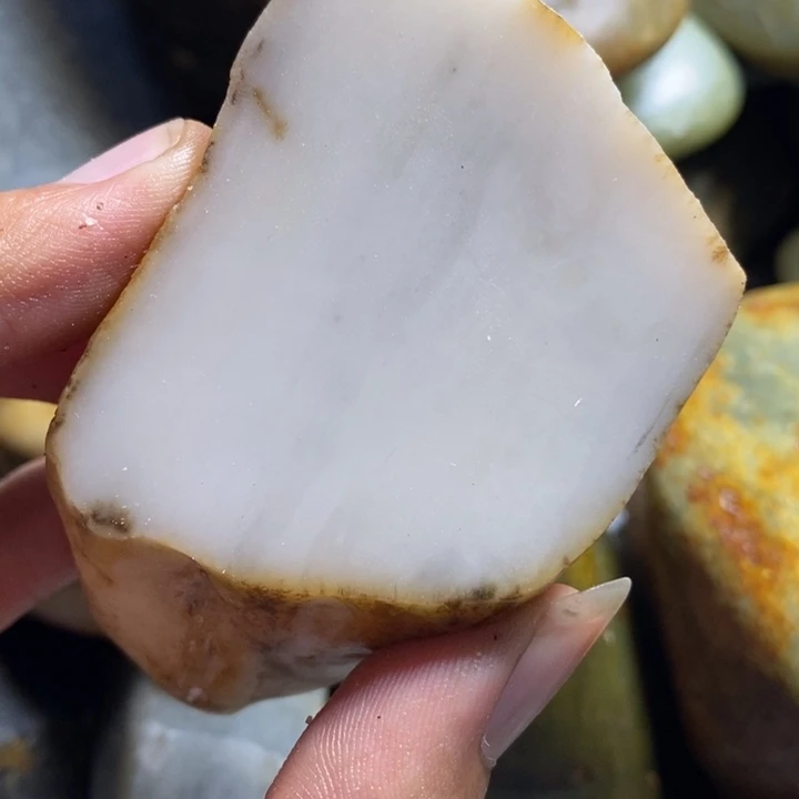 未镶嵌和田玉（糖玉）挂件