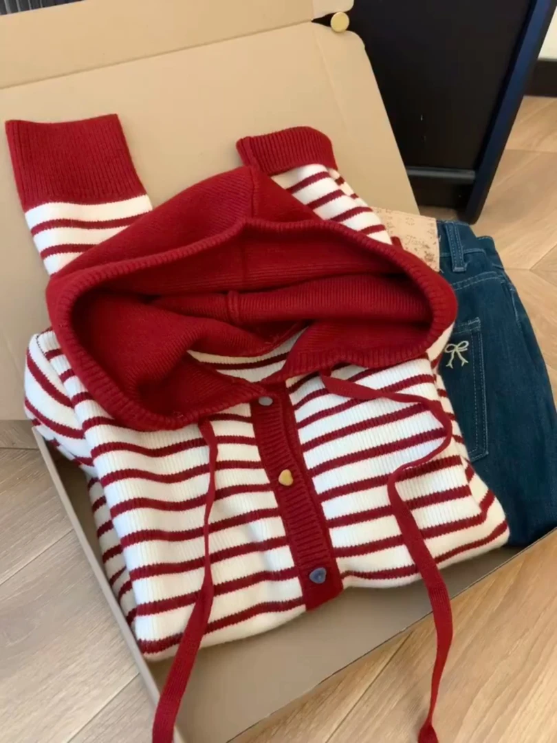 撞色条纹连帽毛衣外套女2026新款冬季圣诞氛围感软糯慵懒针织上衣