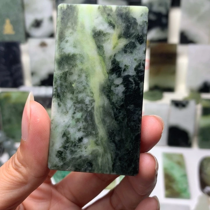 独山玉未镶嵌颈饰