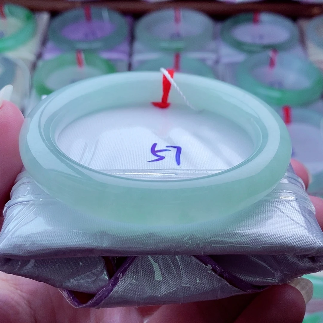 翡翠未镶嵌手镯（圆镯）863冰清玉洁冰润细腻起胶