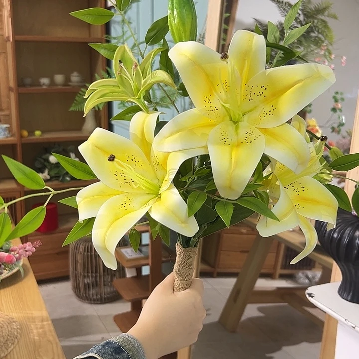 一口价 瑕疵百合花束