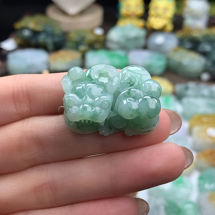 翡翠未镶嵌颈饰貔貅13