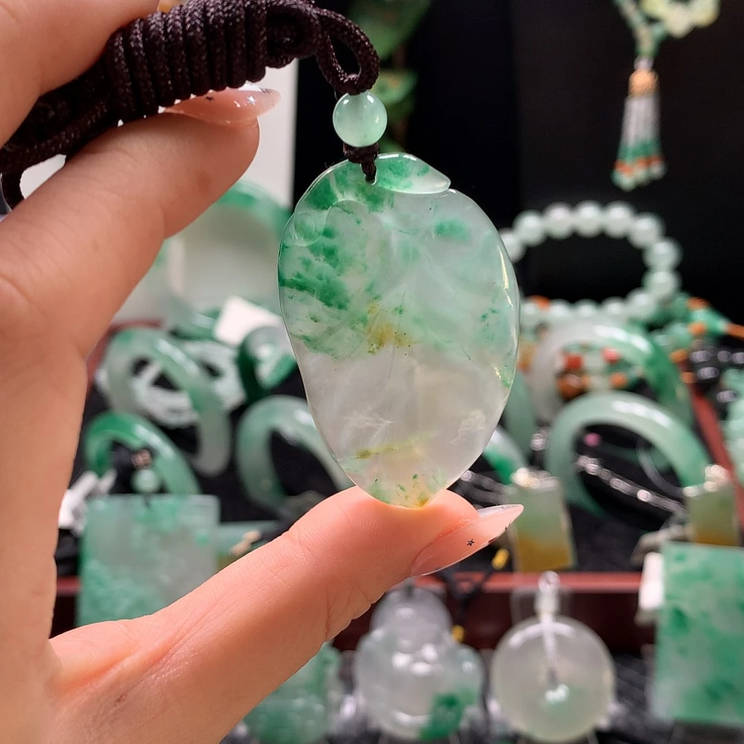 石英质玉未镶嵌吊坠