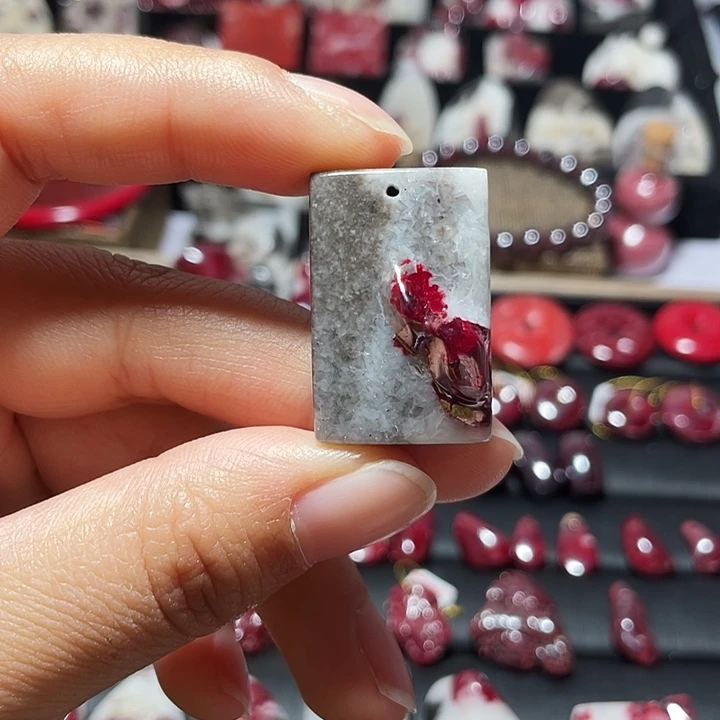 天然辰砂原石晶体无事牌