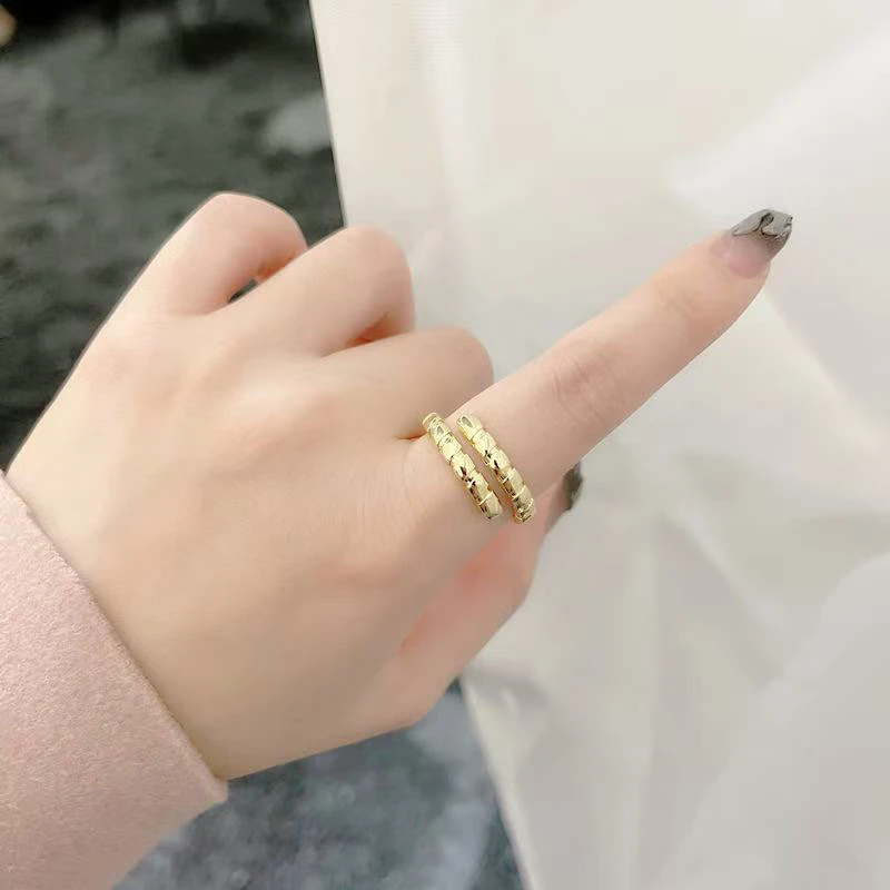 铜合金戒指 新年灵蛇时尚小众百搭戒指简约多层饰品首饰指环金色