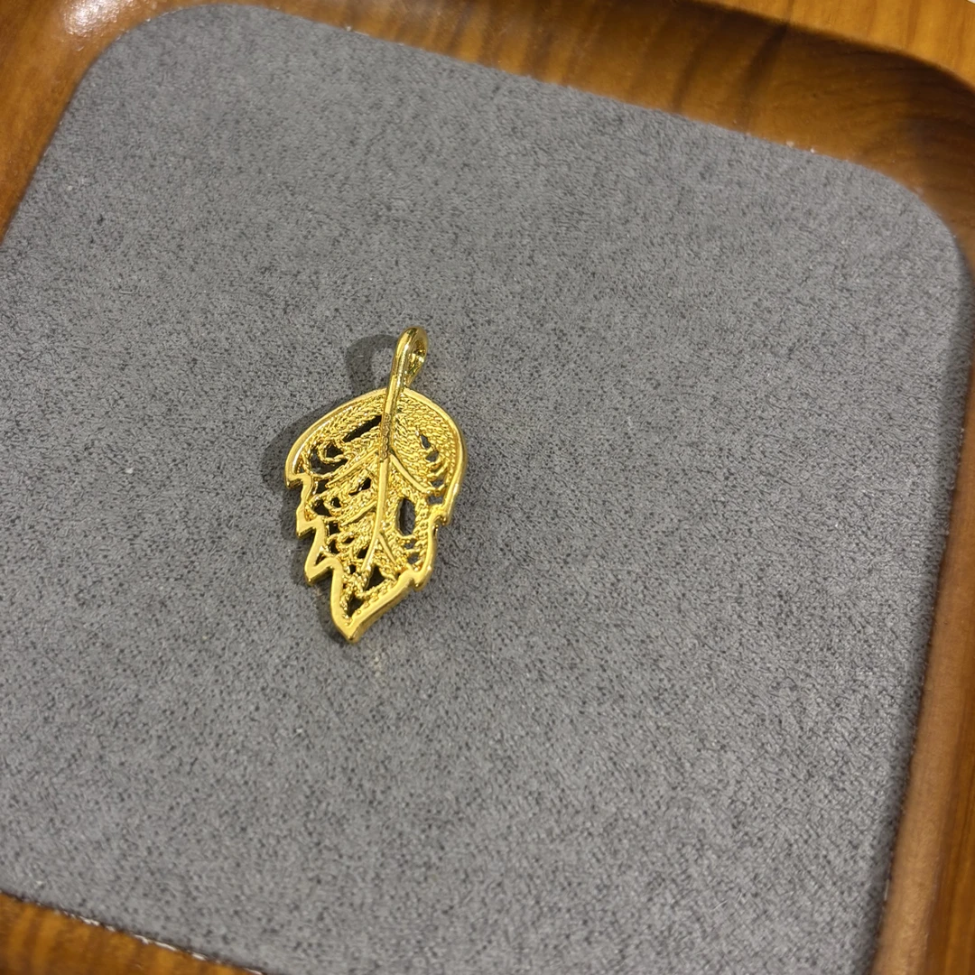J027金枝玉叶(赠合金链)足金999黄金