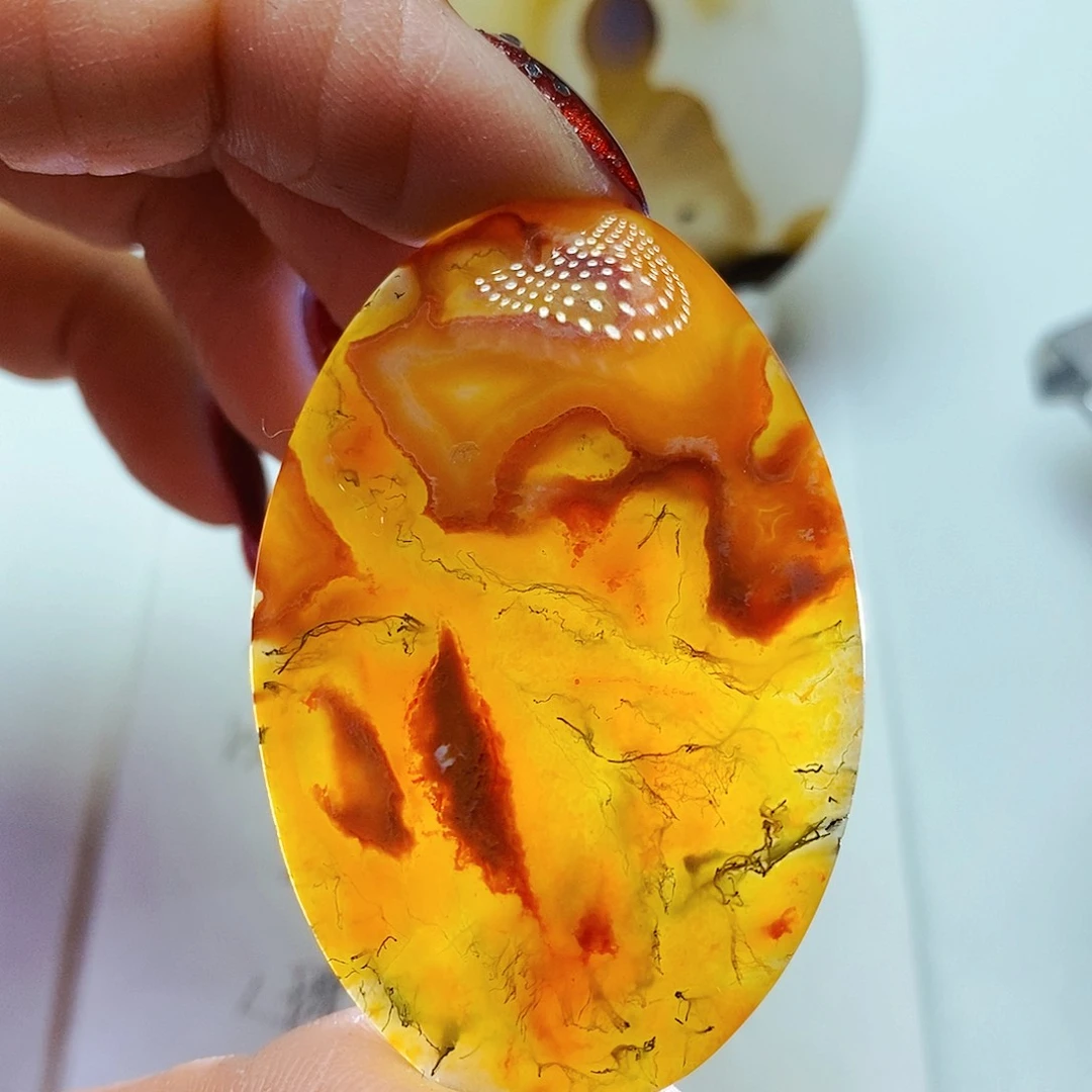 玛瑙/玉髓颈饰未镶嵌家**金