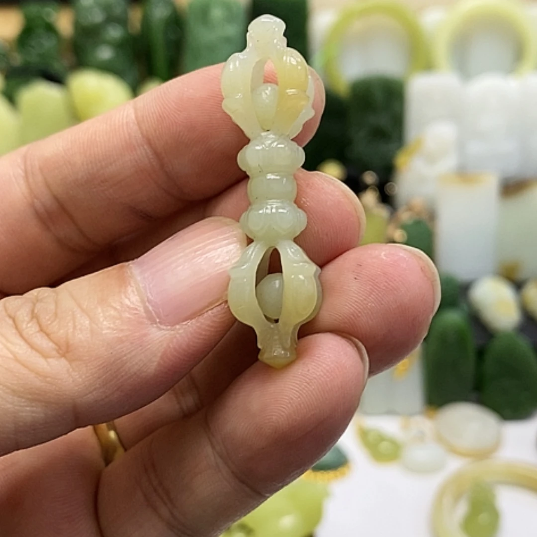 【闪购商品】颈饰未镶嵌和田玉
