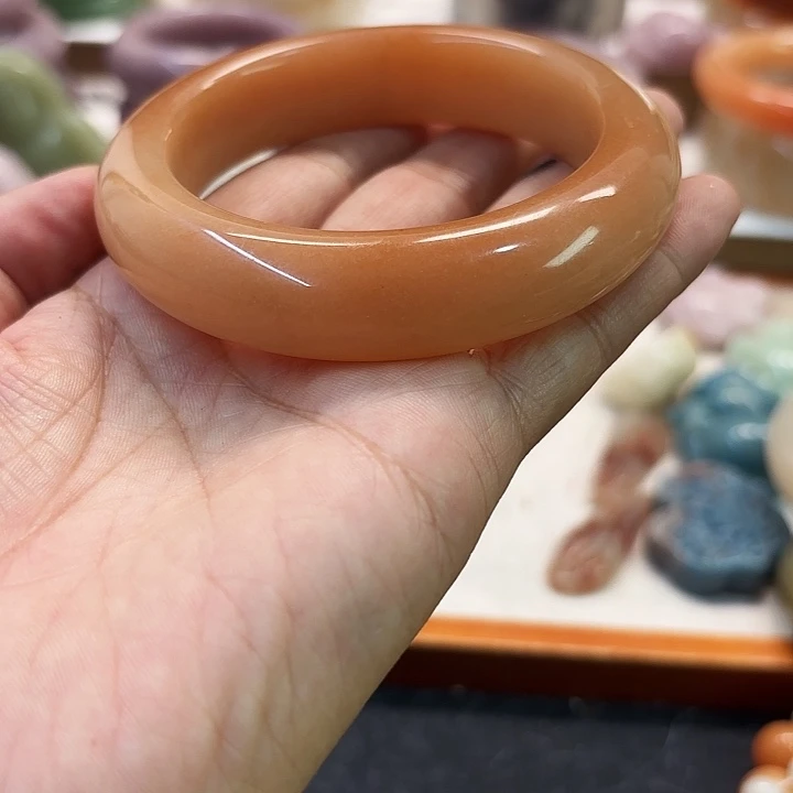 石英岩玉未镶嵌手镯