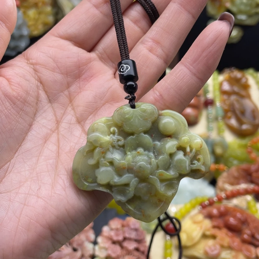 未镶嵌蛇纹石玉颈饰