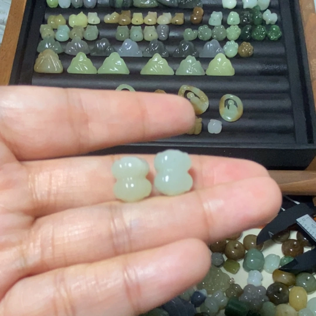 和田玉未镶嵌手链有棉有一个平面