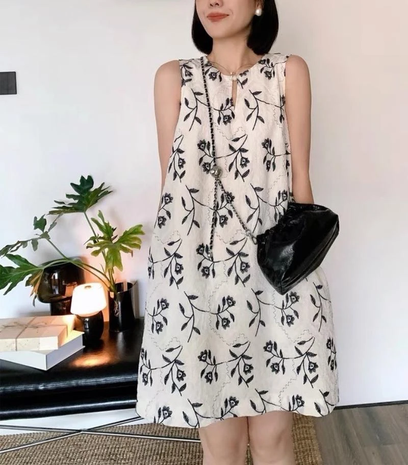 法式花朵刺绣高级无袖连衣裙圆领设计时尚慵懒宽松短裙9042