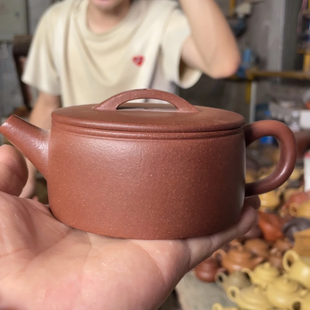 茶壶紫砂ZQ。 底槽清。 汉瓦。 260CC。全手工