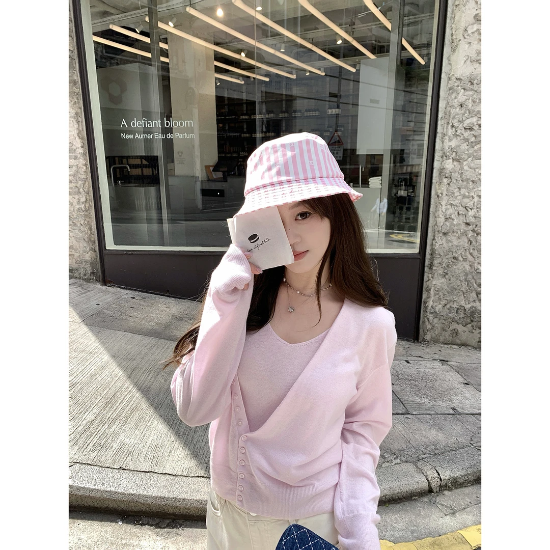 【AHY】樱花粉9羊毛混纺排扣V领吊带+开衫套装