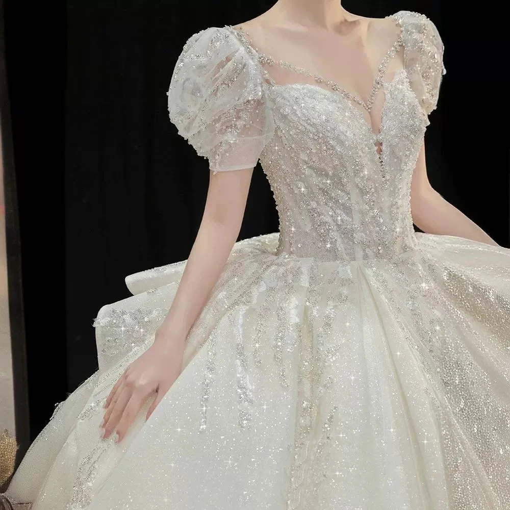 实拍气质小个子主纱法式复古时尚小众白色设计感婚纱！维曼丹珍年