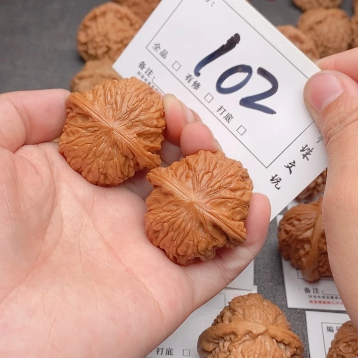 文玩核桃吊坠39磨盘102