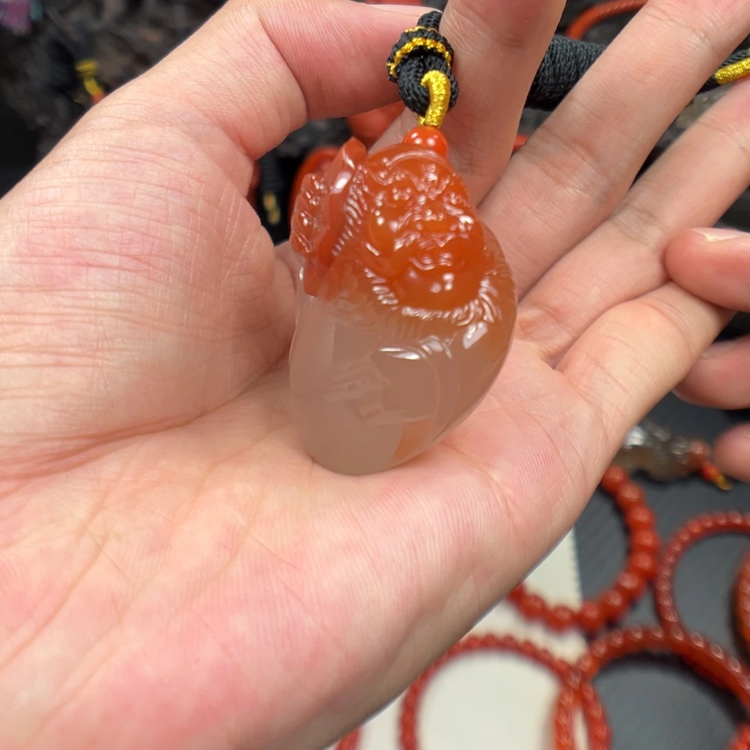 南红玛瑙未镶嵌颈饰