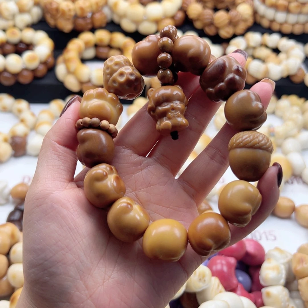 吊坠白玉菩提23卡爪子设计款微瑕