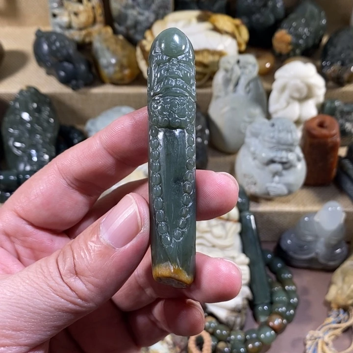 透闪石质玉未镶嵌把件