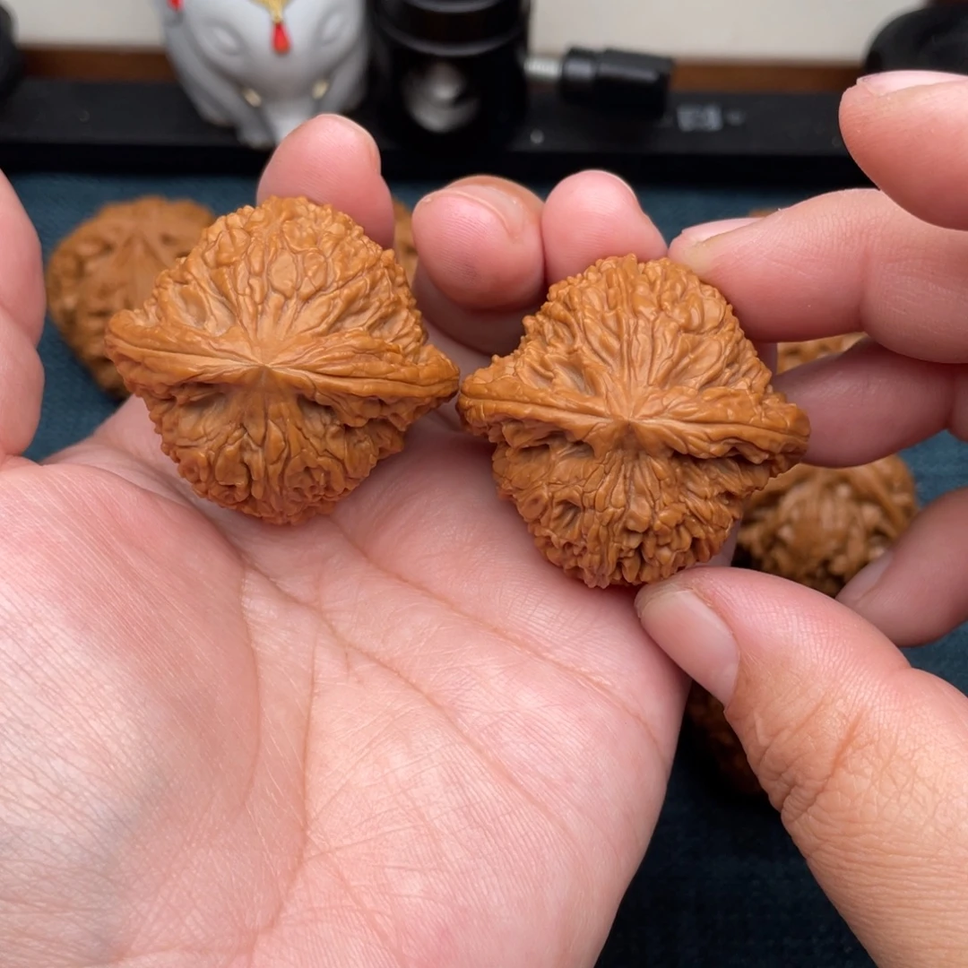 把件文玩核桃全品红皮南疆石42