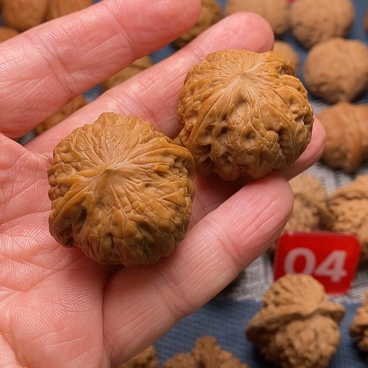 文玩核桃把件高油脂 上手快 老树新果 铁锤 高端精对