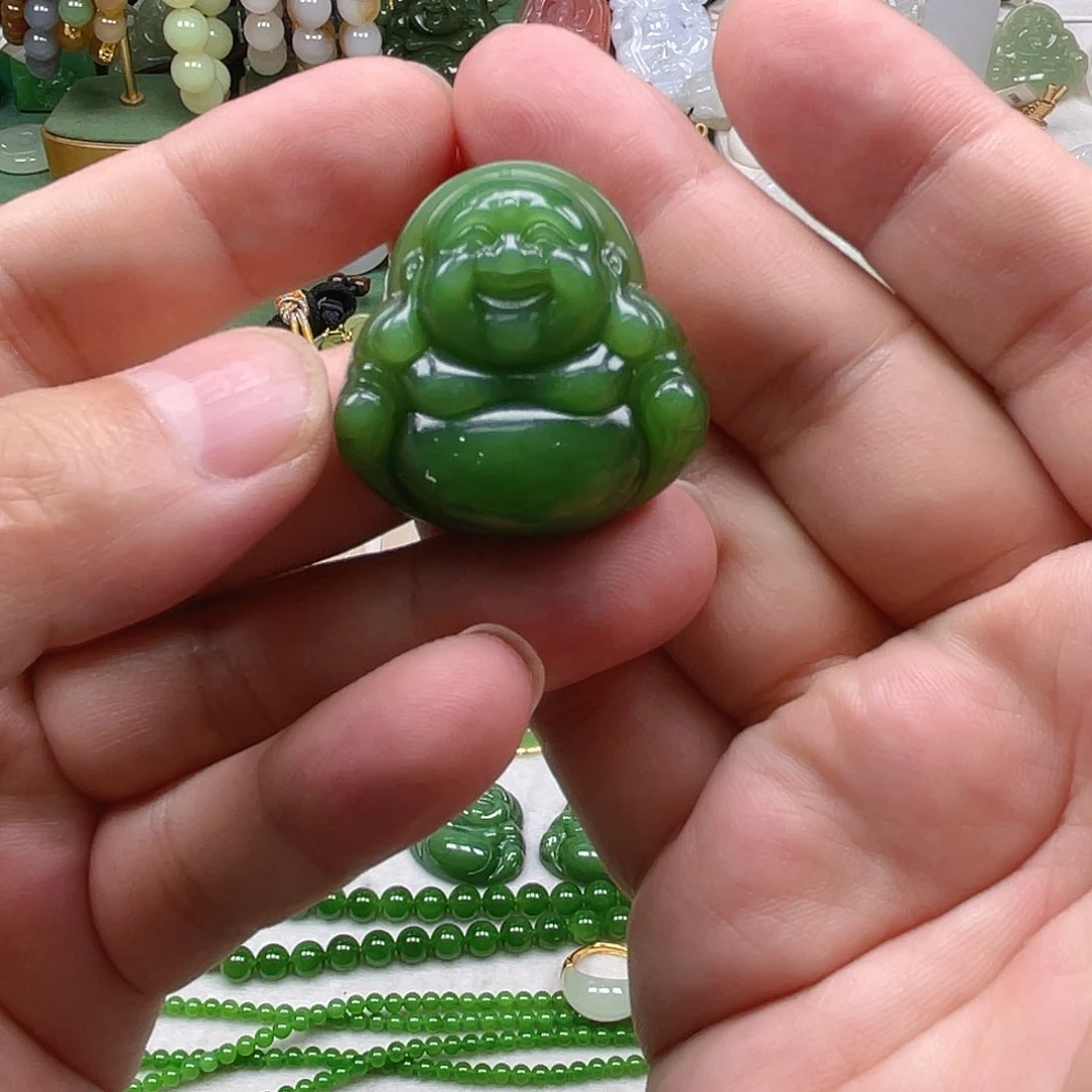 颈饰未镶嵌和田玉（碧玉）