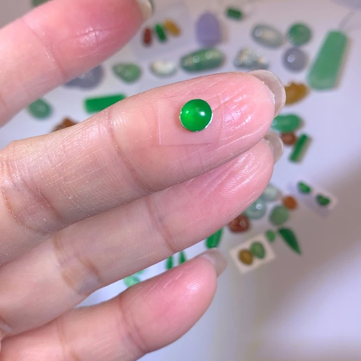 翡翠未镶嵌套链蛋