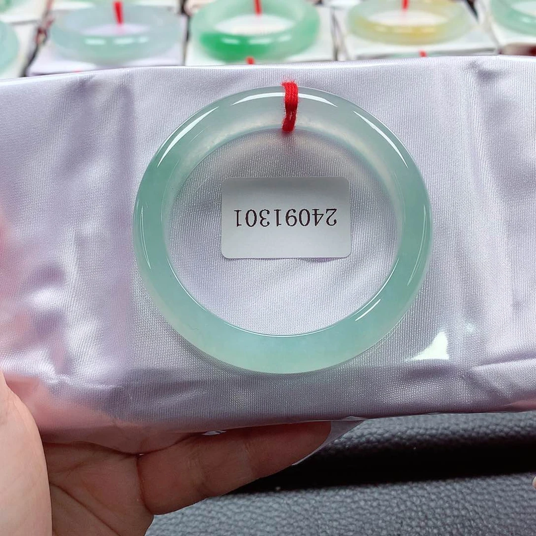 翡翠手镯未镶嵌天然A货翡翠手镯   冰川蓝