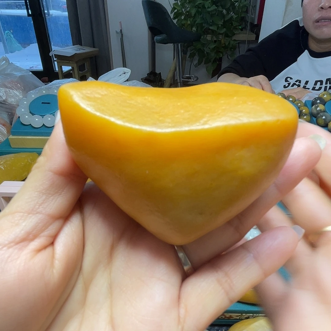 石英质玉（金丝玉）未镶嵌珠宝奇石