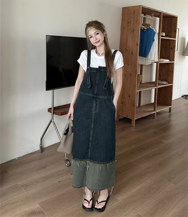 牛仔背带裙女夏季2025新款设计感毛边撞色拼接中长款连衣裙