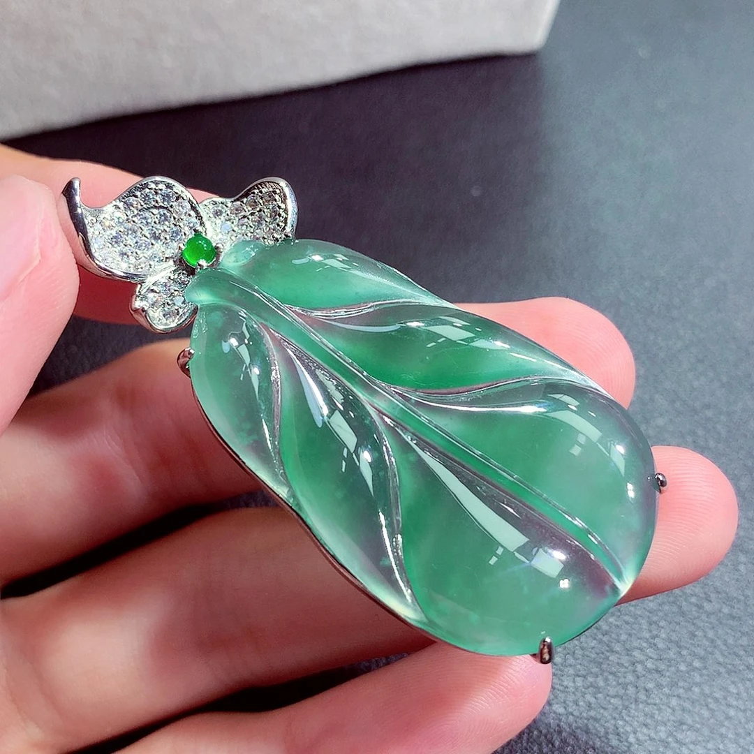 翡翠未镶嵌颈饰派*派挂件