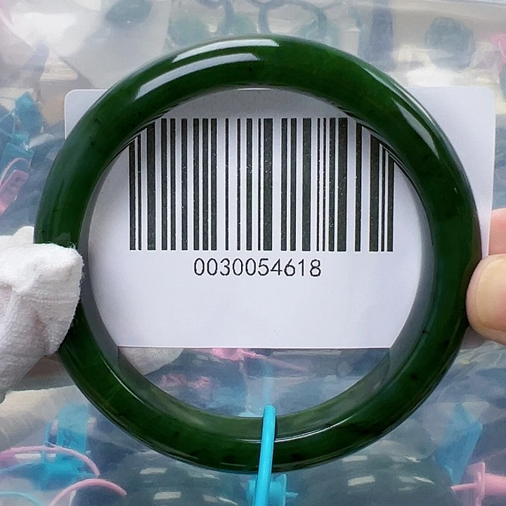 未镶嵌手镯和田玉微瑕62