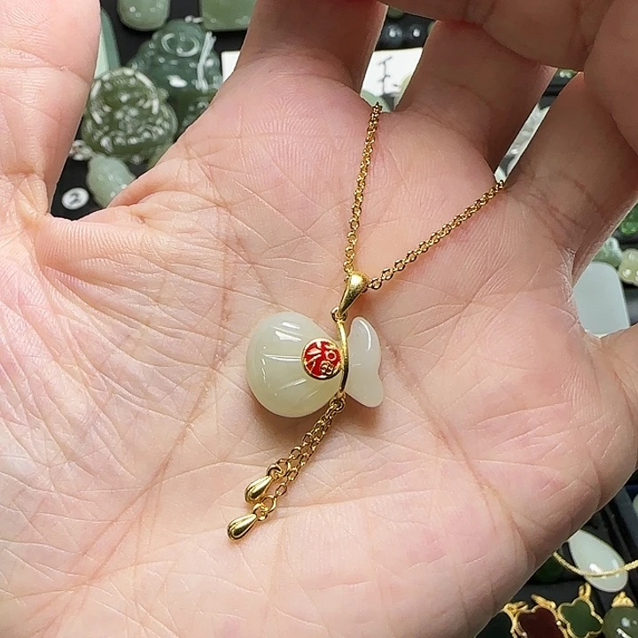 颈饰银S925镶嵌和田玉走****肉