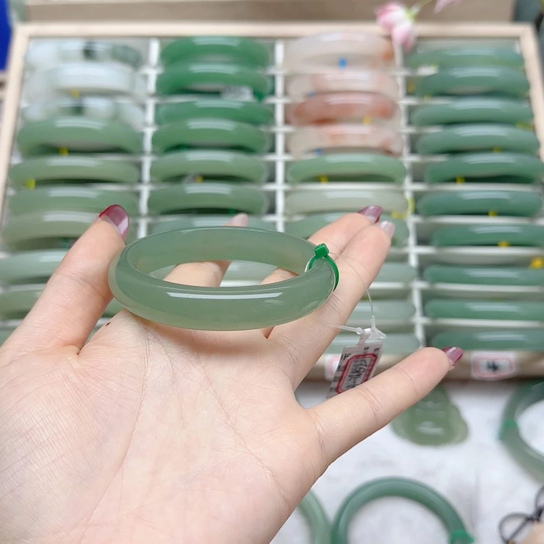 石英质玉手镯未镶嵌56口径