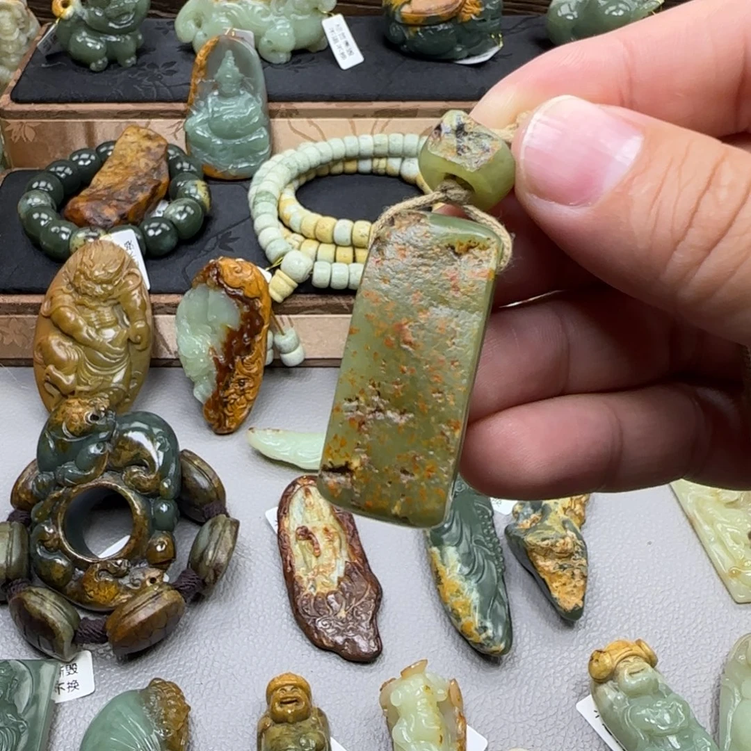 李***鹏岫岩河磨玉（透闪石质玉）未镶嵌珠宝奇石