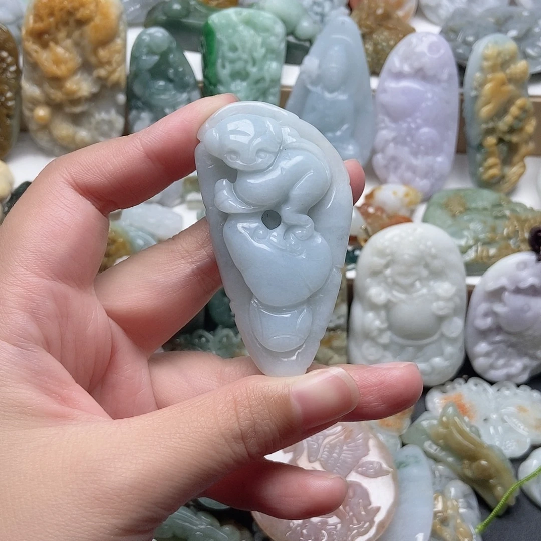 翡翠未镶嵌颈饰翡翠