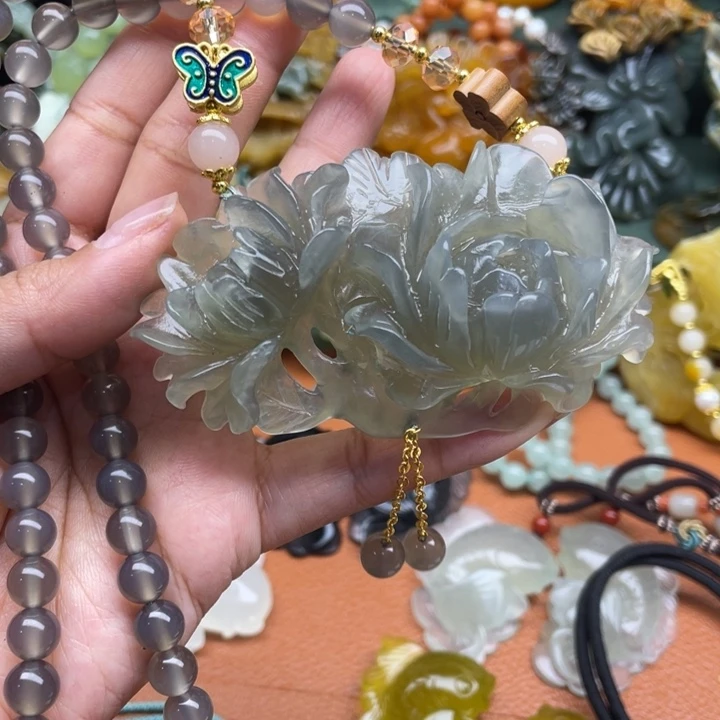 蛇纹石玉未镶嵌吊坠