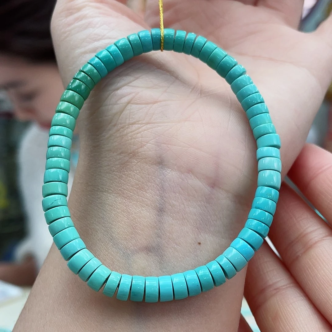 绿松石颈饰未镶嵌