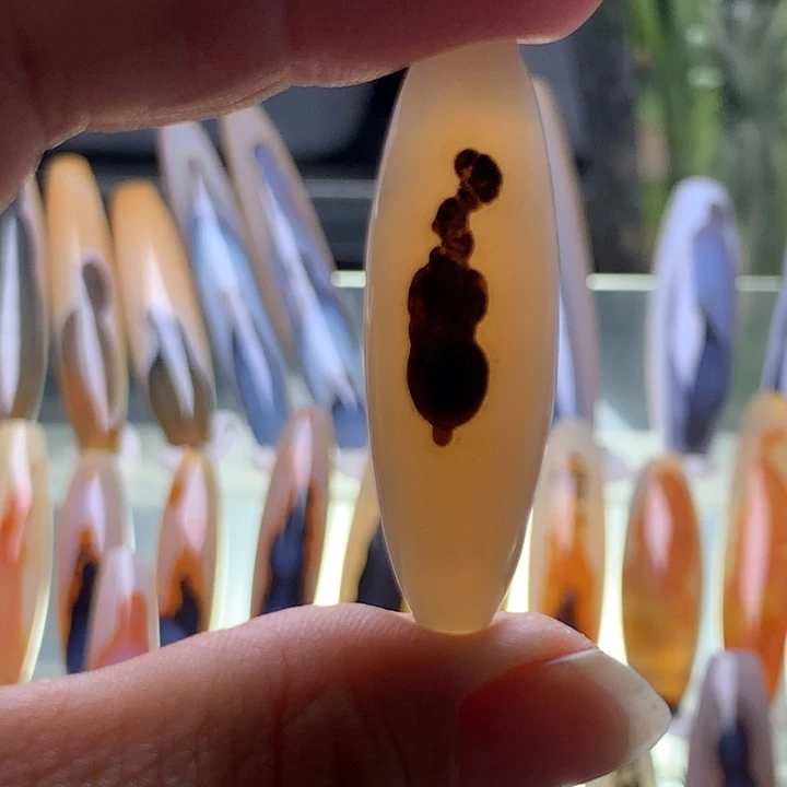 未镶嵌颈饰玛瑙/玉髓18