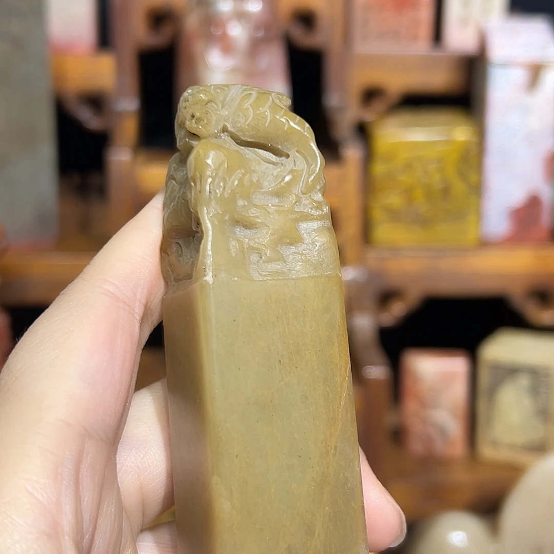 寿山石印石寿山石是山山水水