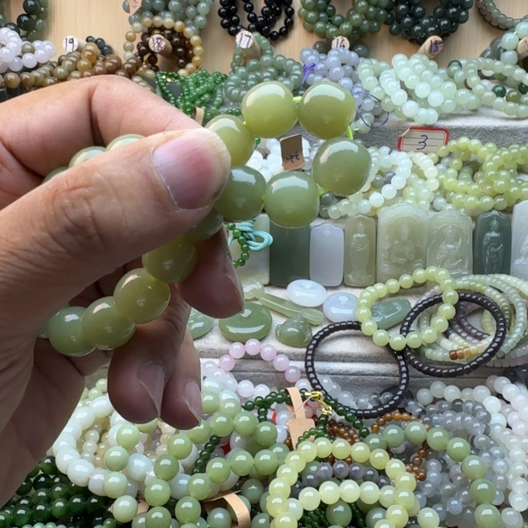 大***哈未镶嵌手链和田玉