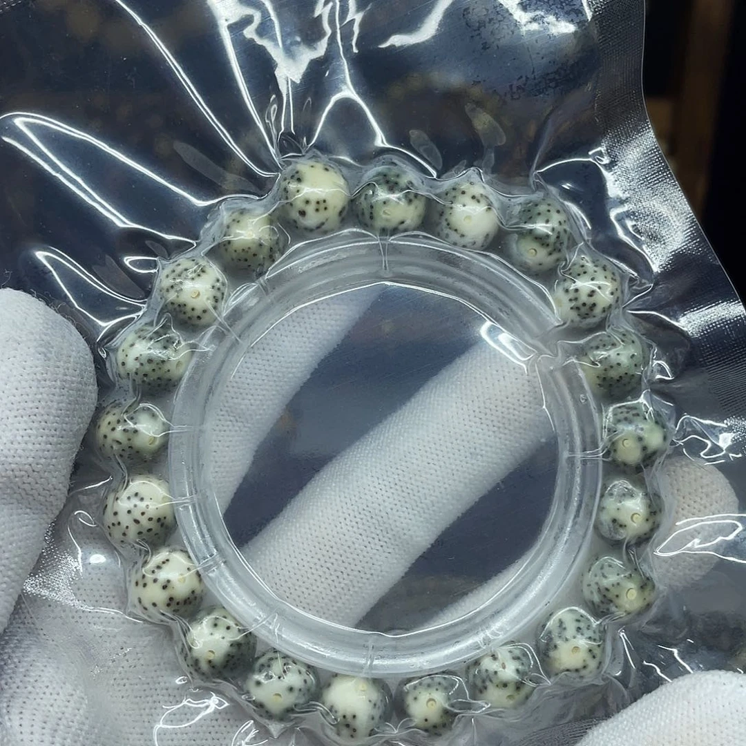 星月菩提吊坠十*三11圆珠，一线天