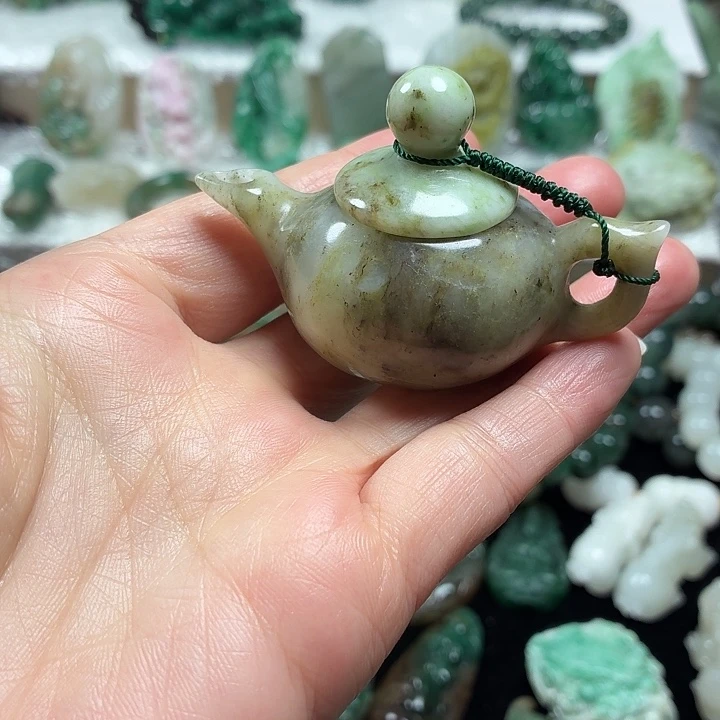 独山玉未镶嵌吊坠