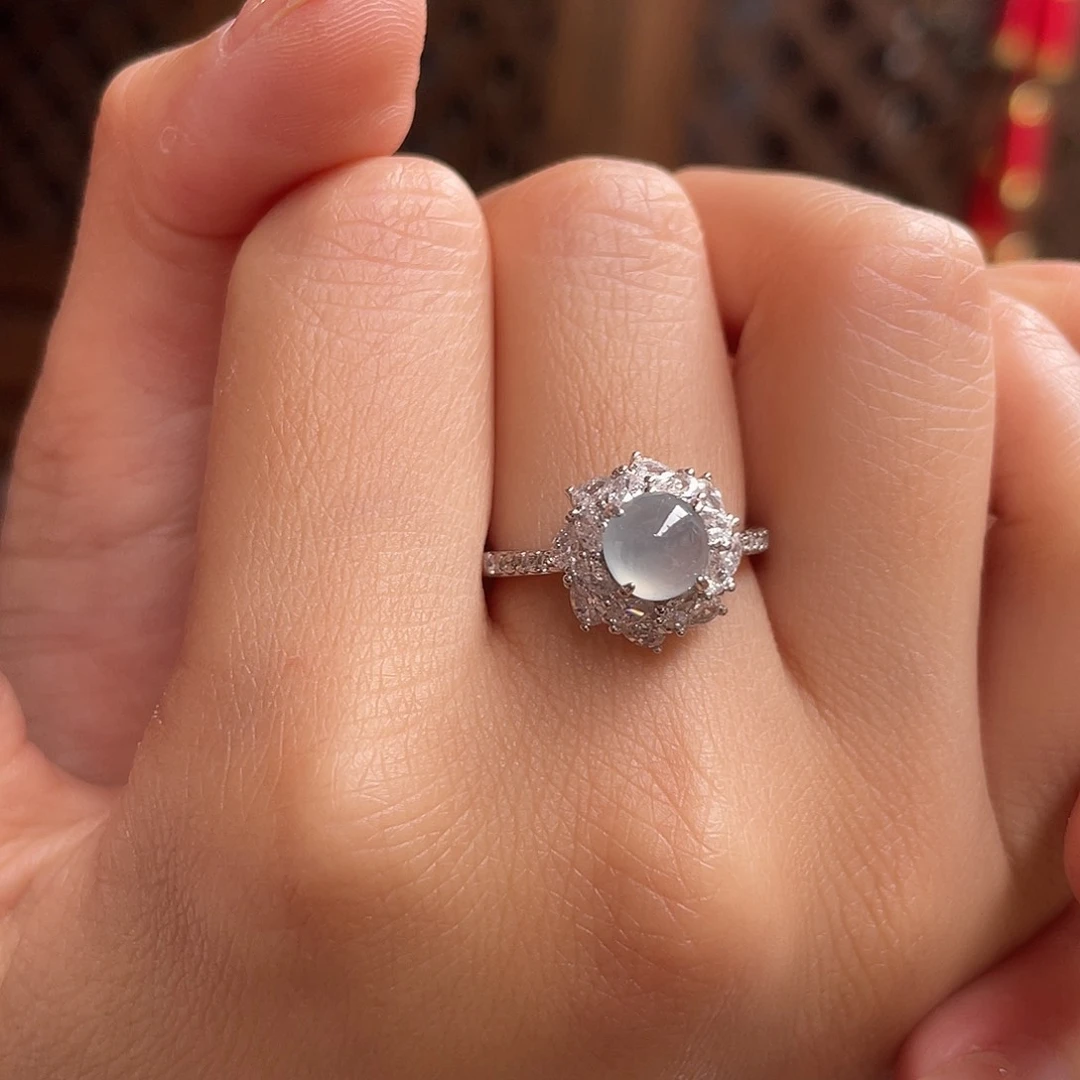 翡翠戒指未镶嵌白冰蛋面戒指