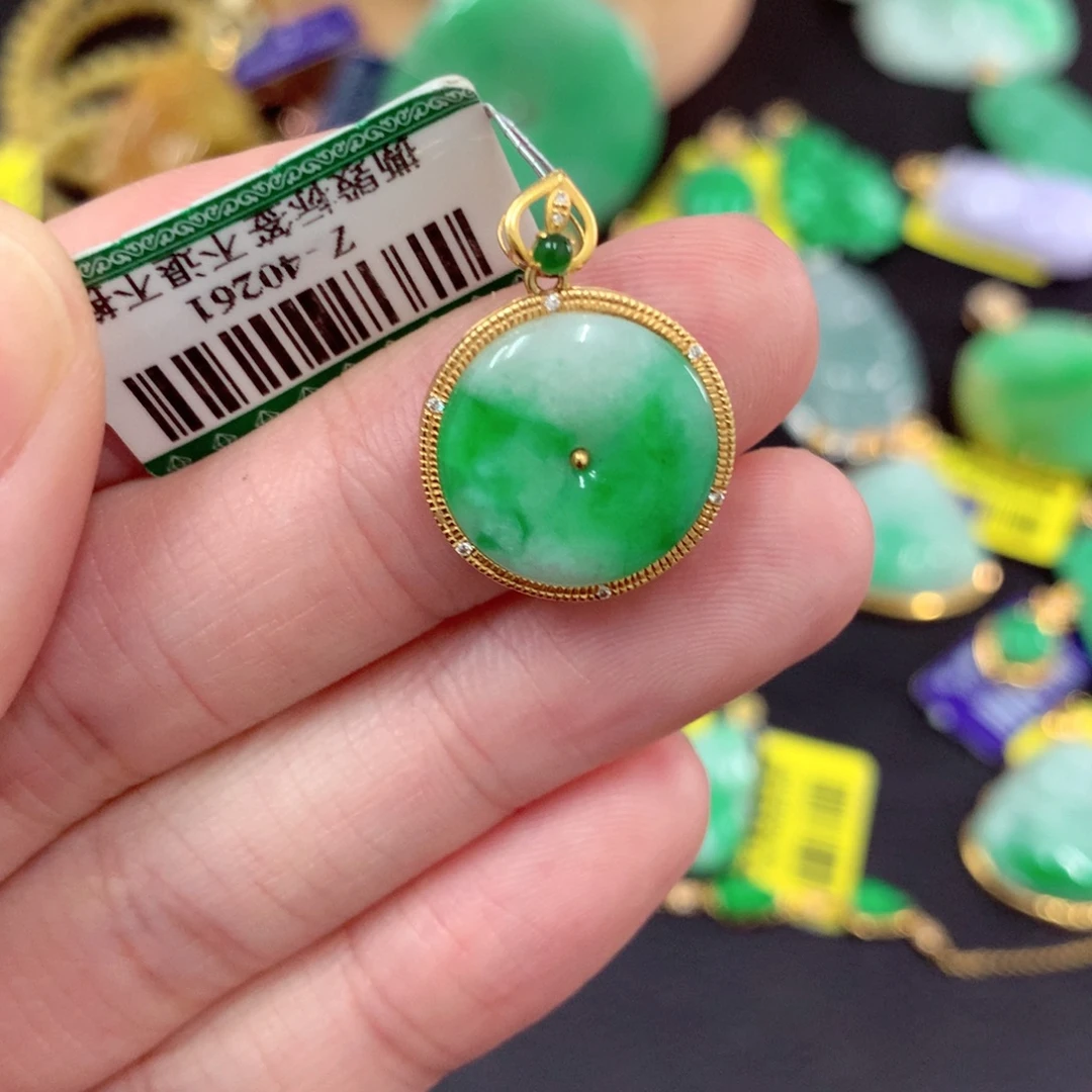 翡翠18K金镶嵌项链