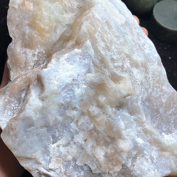 和田玉（糖玉）未镶嵌珠宝奇石